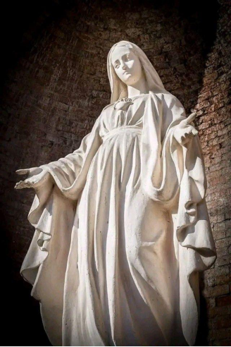 Patung Maria Virgin