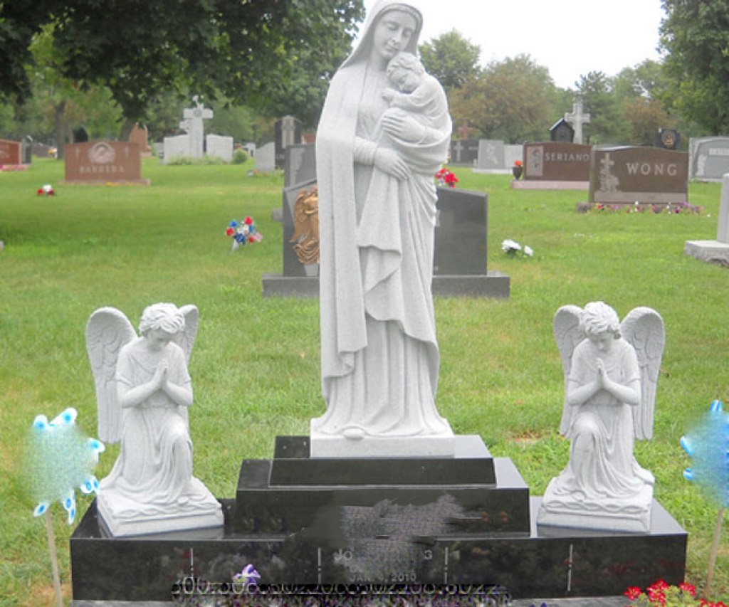 Madonna nyekeli bocah lan ndedonga angel angel monument