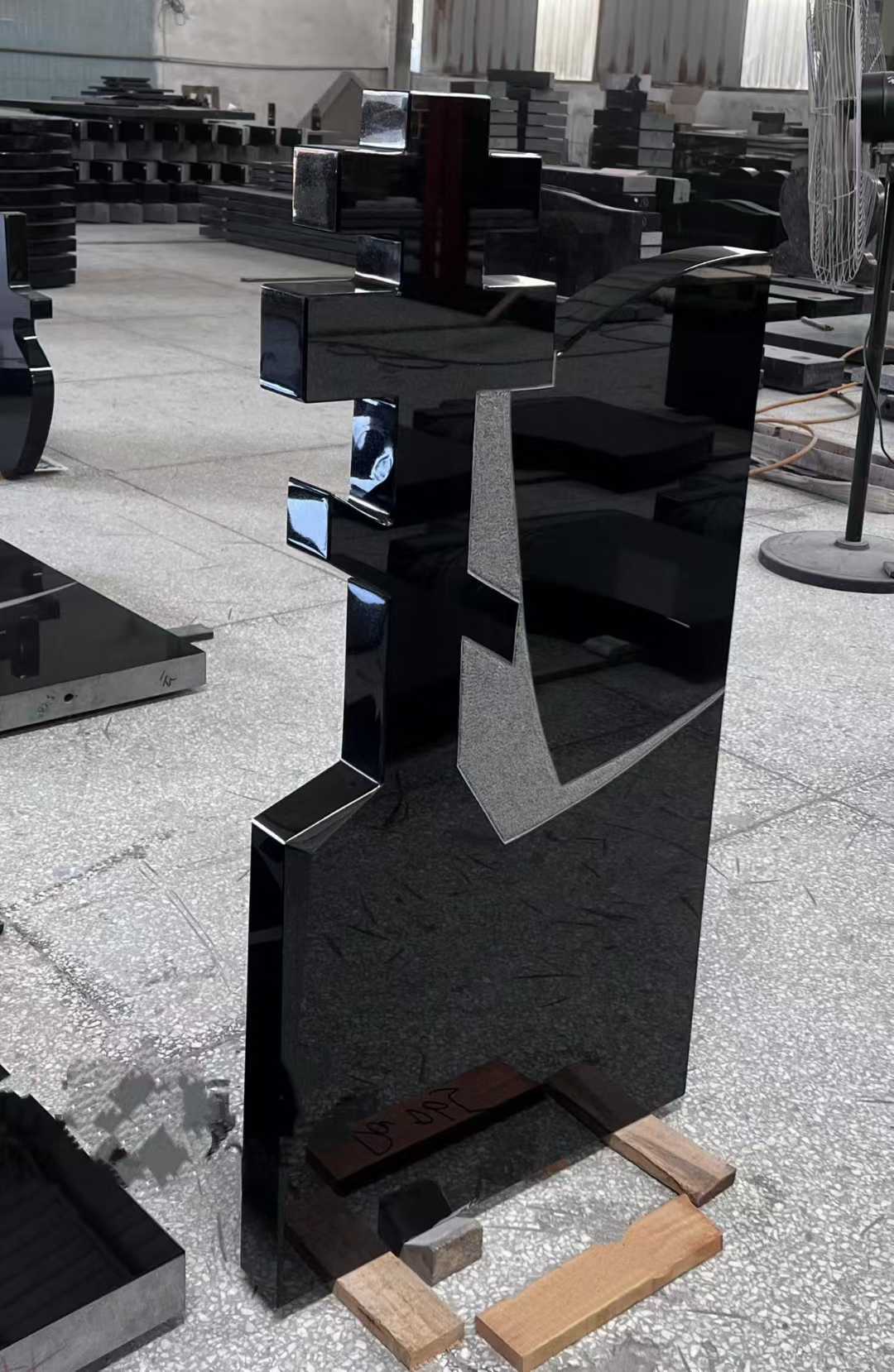 XINGYAN Creative Geometri Black Tombstone